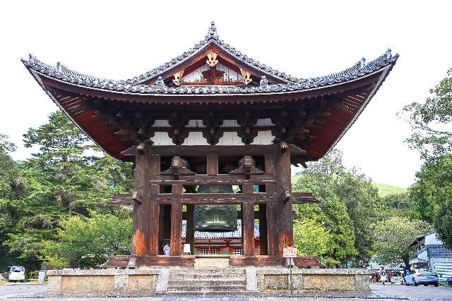 栄西が再建した東大寺鐘楼（奈良市）