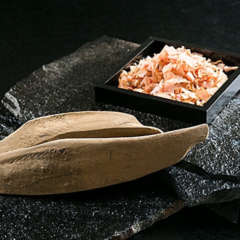 画像1: 高級本枯節（200g）High-quality dried bonito flakes "Honkare-Bushi 200g"