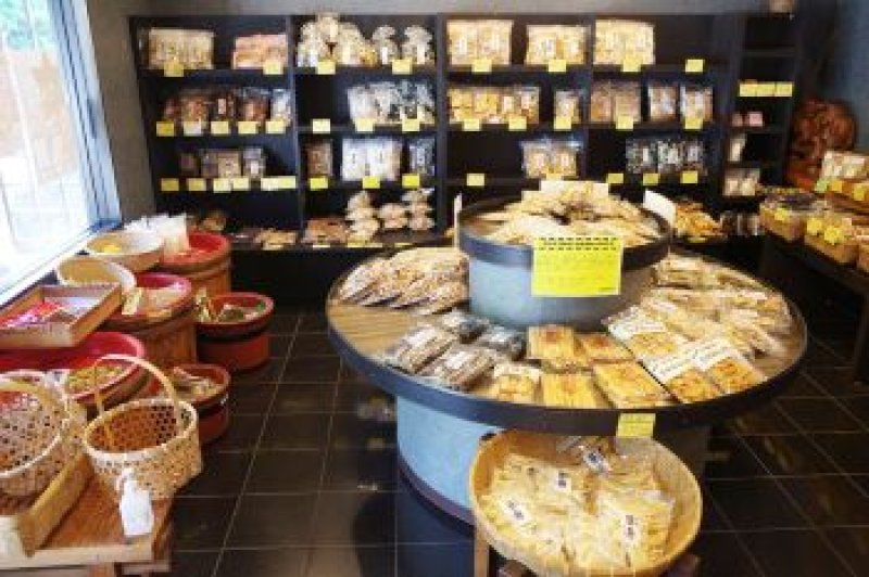 画像2: 濃いめの醤油　ざらめ煎  "Strong soy sauce, Brown sugar rice crackers "